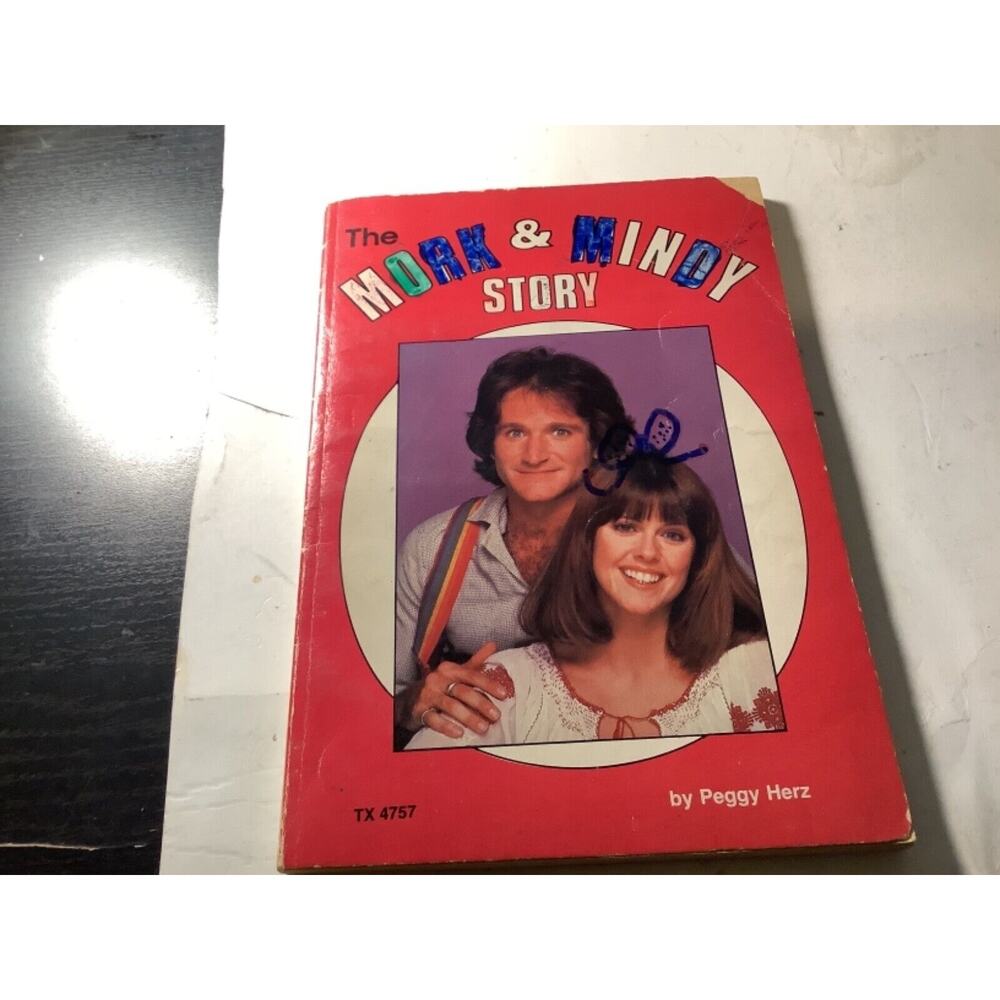 1979 The Mork and Mindy Story by Peggy Herz Soft Cover Book Free Shipping USA